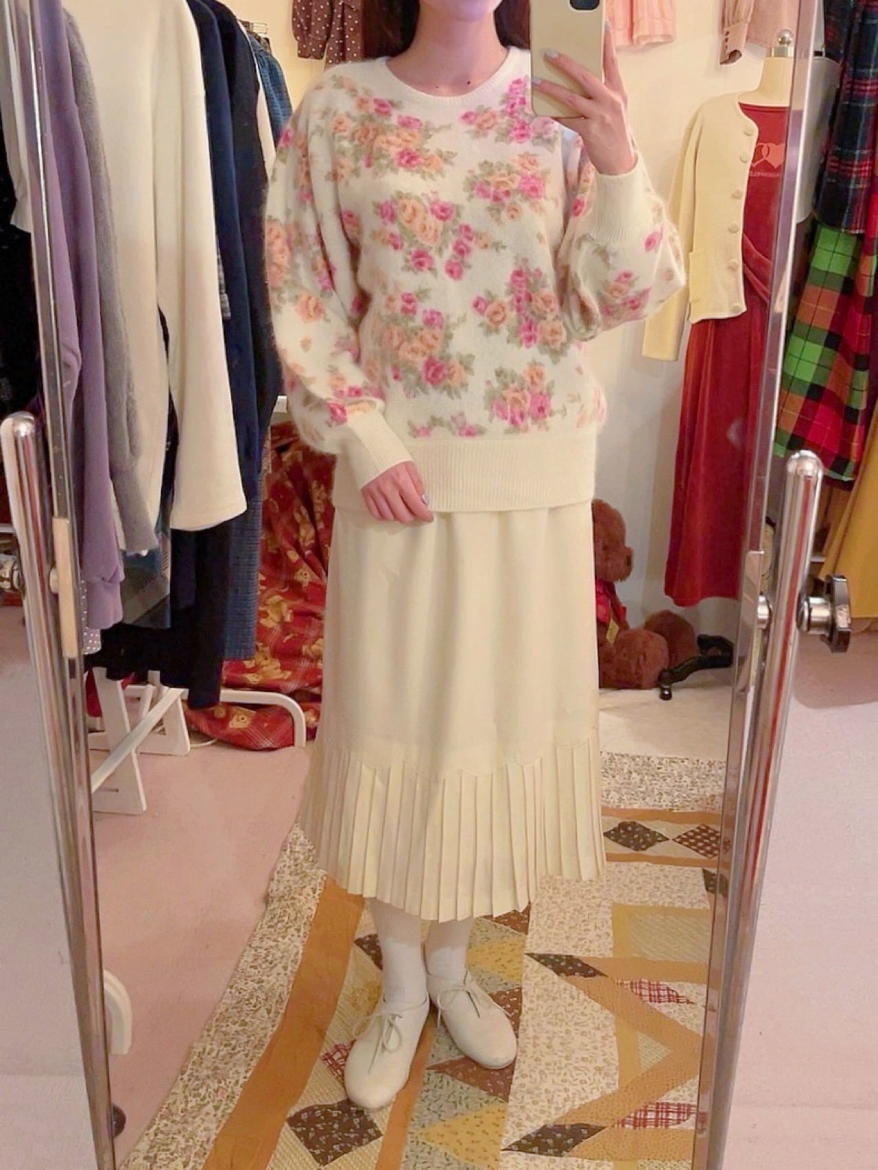 scallop pleats cream wool skirt