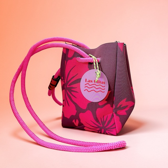 THE BUCKET POUCH BAG / Las Olitas  Made in Hawaii
