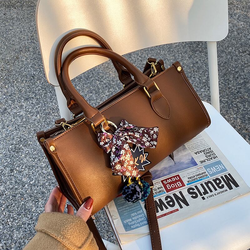 スタンダードオータムウィンターレッド レトロ 秋物 冬物 ハンドバッグ メッセンジャーバッグ 手作りハンドバック50968694744