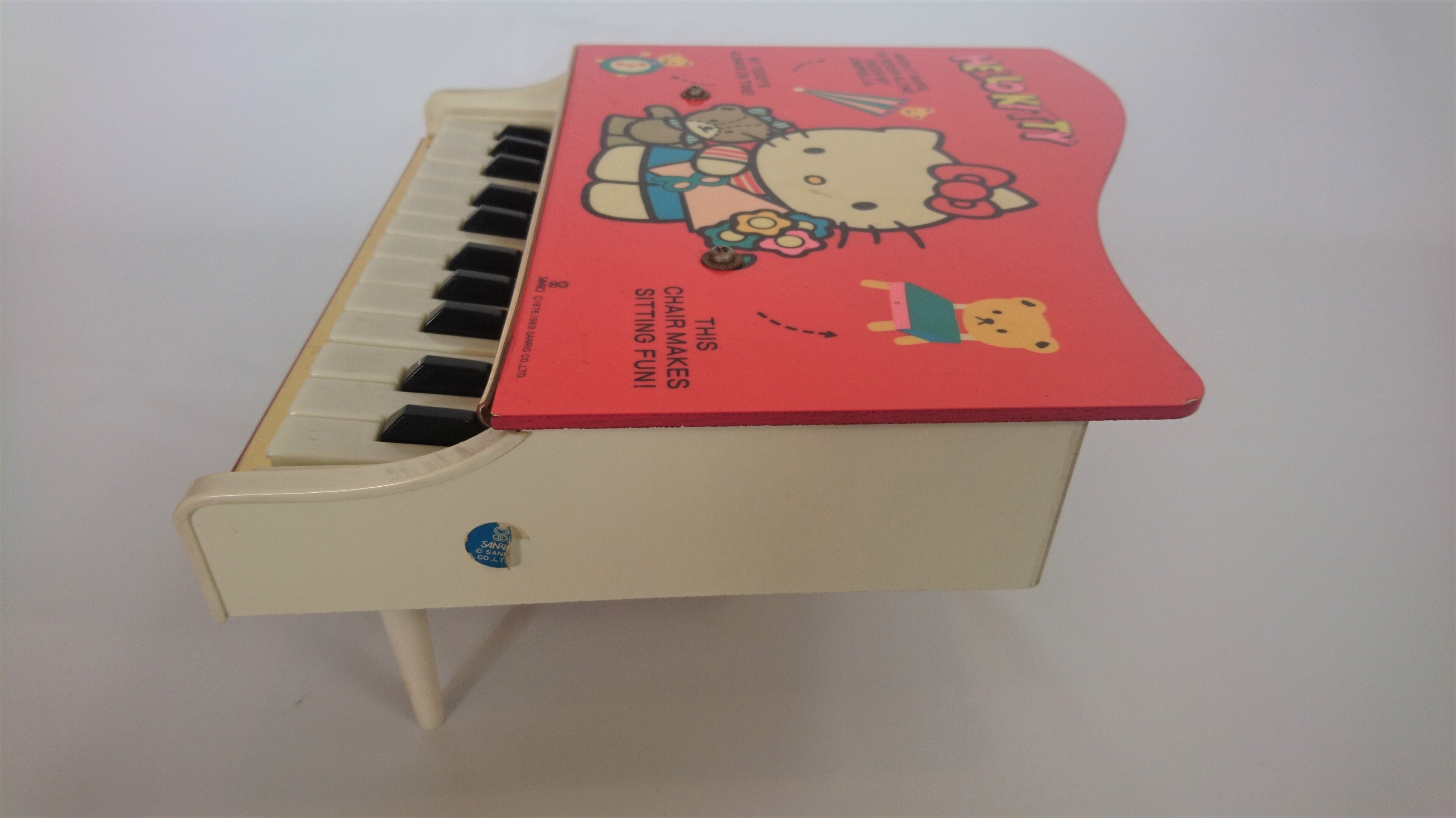 vintage］ハローキティ トイピアノ 24鍵盤 | おもちゃ楽器.com