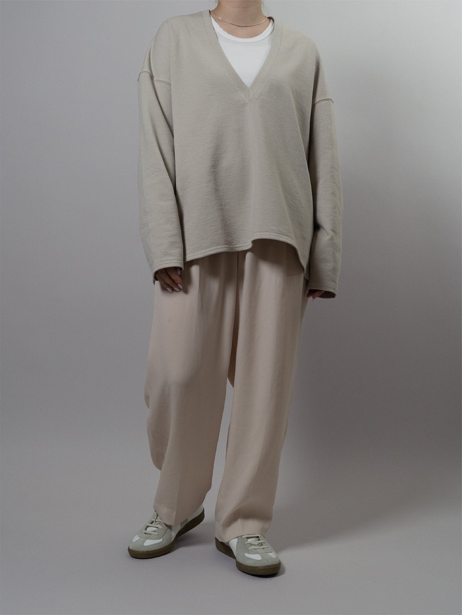 Deep V Neck Pullover / Greige | FUSA Deep V Neck Pullover / Greige | FUSA
