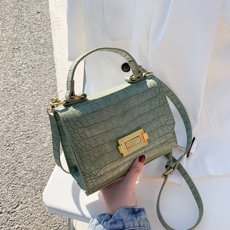 テクスチャ小さなバッグ女性2020新しい波バージョン野生のワニパターンポータブルクロスボディバッグネット赤小さな正方形バッグ Tiancai_Wing_Bag0883716