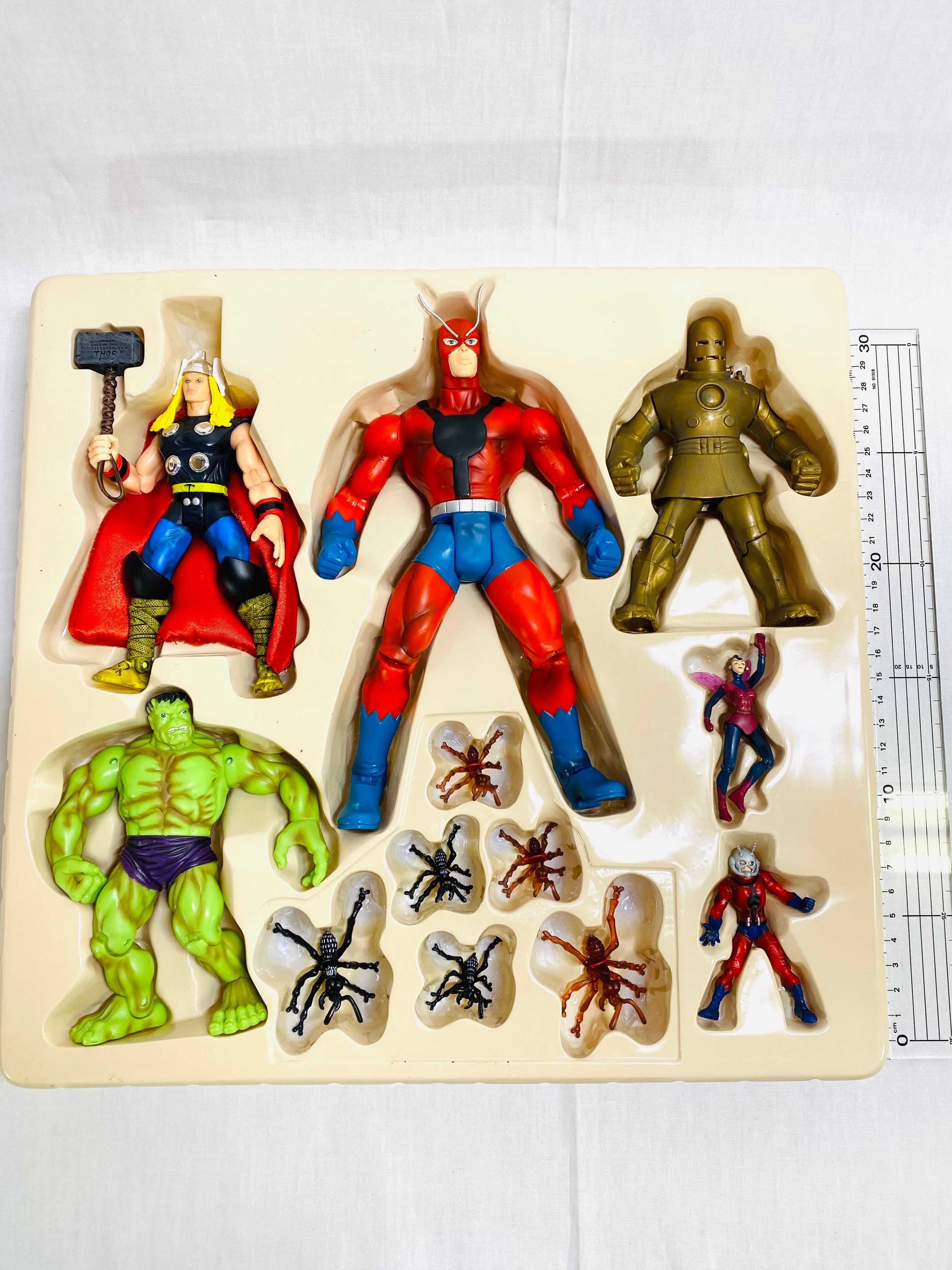 アベンジャーズ 7冊まとめ売り アベンジャーズ クラシックBOXセット フィギュア6体セット TOYBIZ