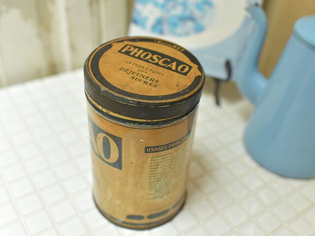 フランス語文字が入った大きめのティン缶 フレンチアンティーク