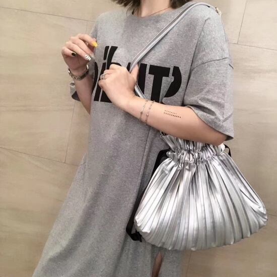 ドロストプリーツショルダーバッグ