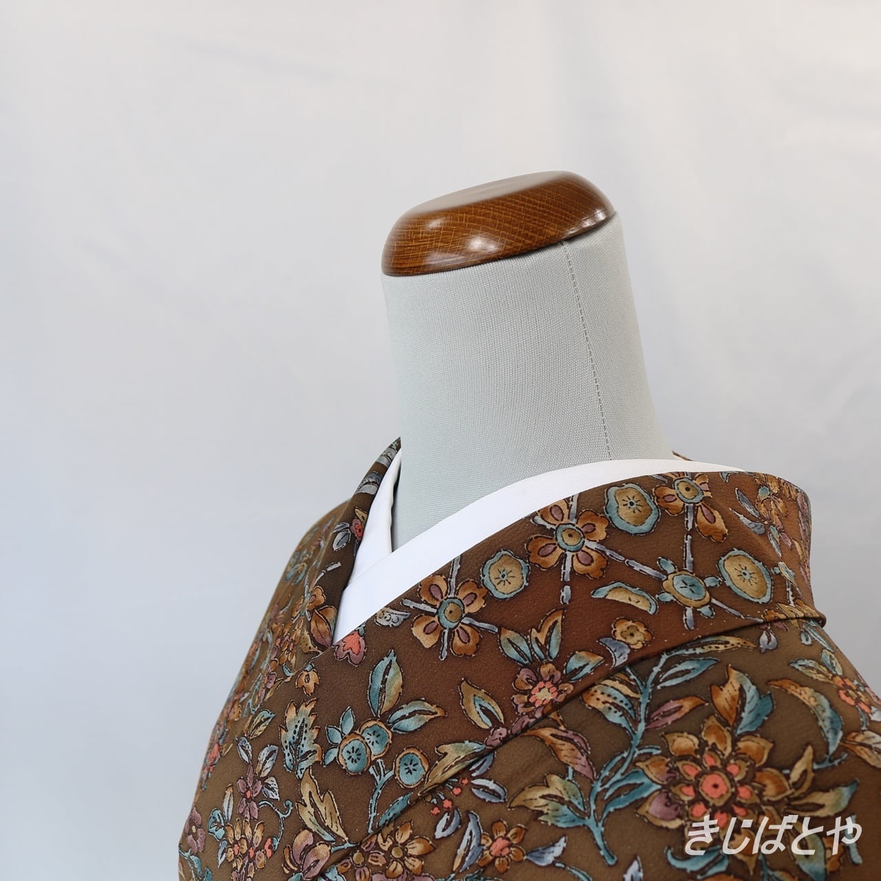 正絹ちりめん 焦香（こがれこう)に花実の総柄小紋 袷 | きじばとや