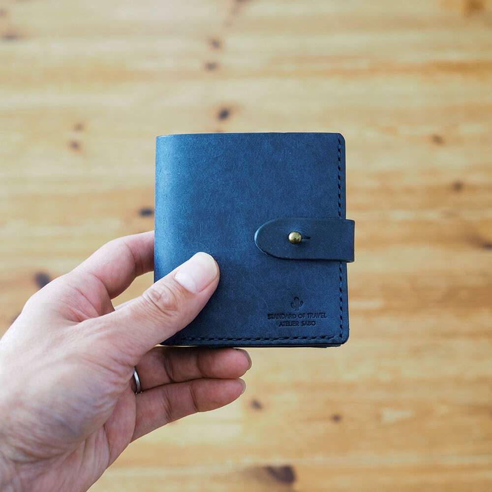 ベルトタイプ 二つ折り財布【ブルー】 | 革小物ブランド｜ATELIER SABO