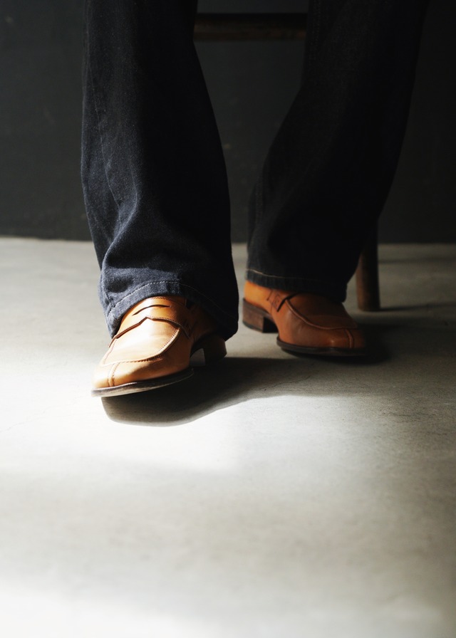 Square toe leather loafers