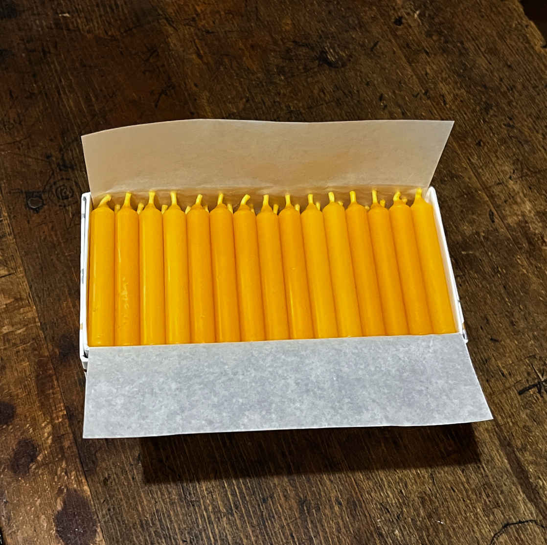 S2-6-102 ストレート 9×60mm 102本 化粧箱入 蜜ろうそく