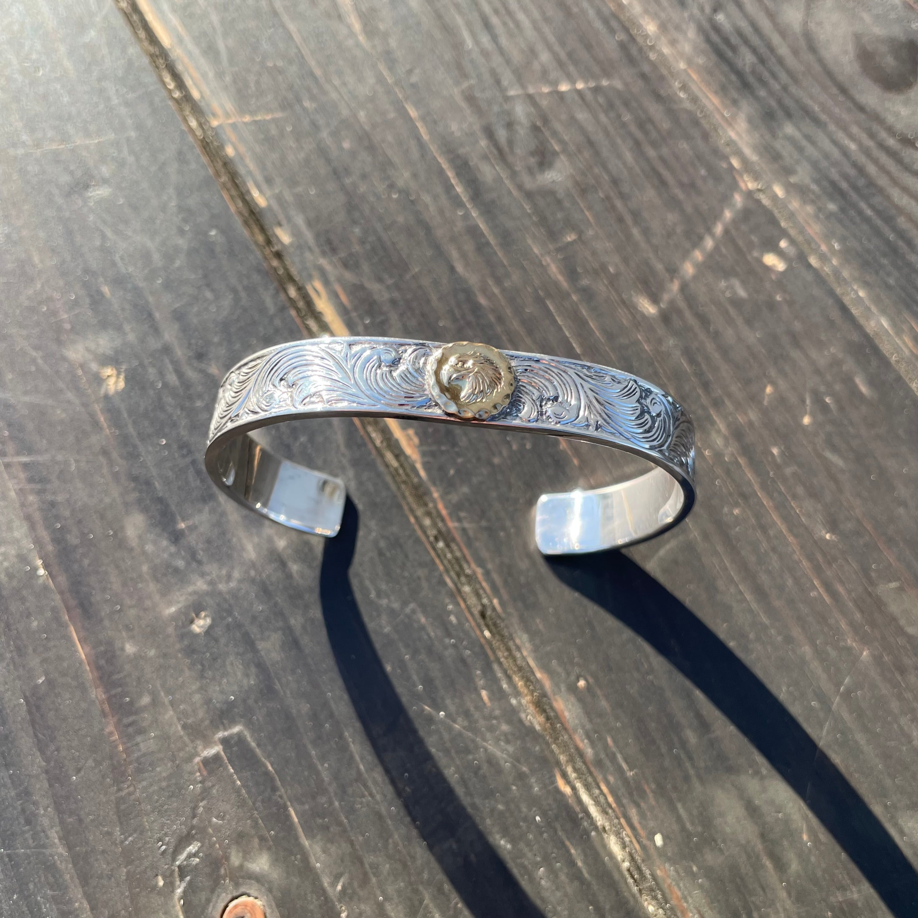 K18 Eagle Head Engraving Bangle | LENNY SILVERSMITH