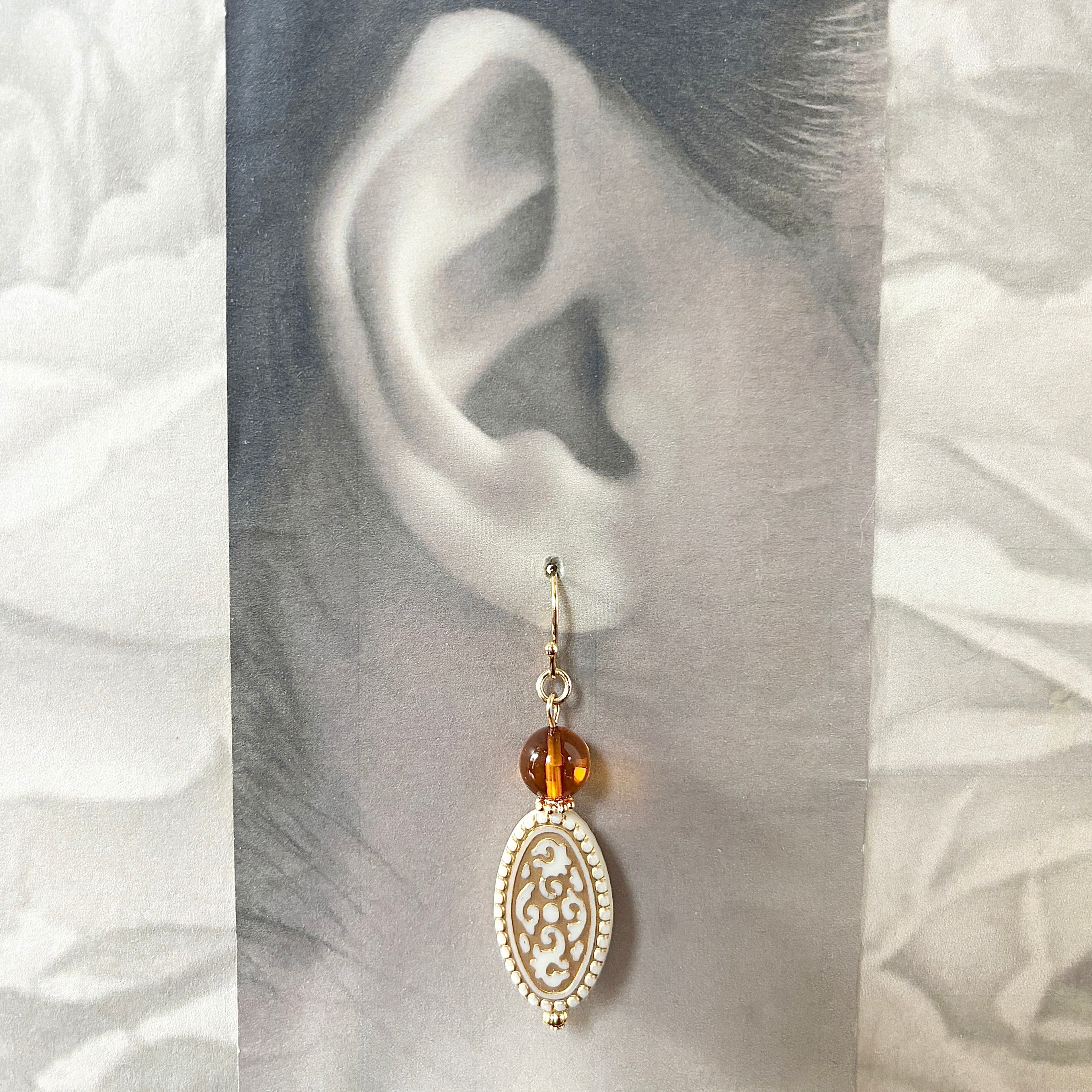 ドイツビーズと琥珀のピアス・イヤリングE334 | 虹factory