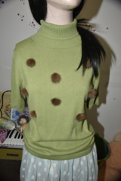 DoReMi Unique Series – Green Fur Detail Turtleneck Knit