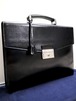 美品36万◆PRADA プラダ A4対応 ビジネス可 ユニセックス レザー ブリーフケース 書類 ハンド バッグ 黒◆ 重厚感漂う定番ビジネスモデル♪