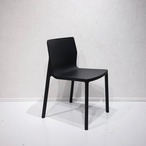 カッシーナ取扱 KRISTALIA クリスタリア LPチェア ダイニングチェア アームレス チェア 椅子 ブラック モダン ミニマル イタリア