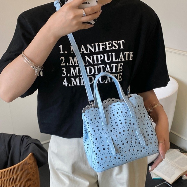 【予約販売】ミニバッグ ポシェット 2WAY ハンドバッグ ブラック/ブルー/イエロー/クリーム ショルダーバッグ  斜め掛け ミニバッグ 華奢 カジュアル こなれ感 お洒落 韓国 大人可愛い トレンド