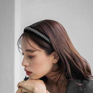 【ネコポス便】カチューシャ 大人 ブラック ベロア ビジュー キラキラ 幅広 ヘアアクセサリー 2549