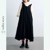 静かな黒を纏う、深めUネックワンピース 《P0289》