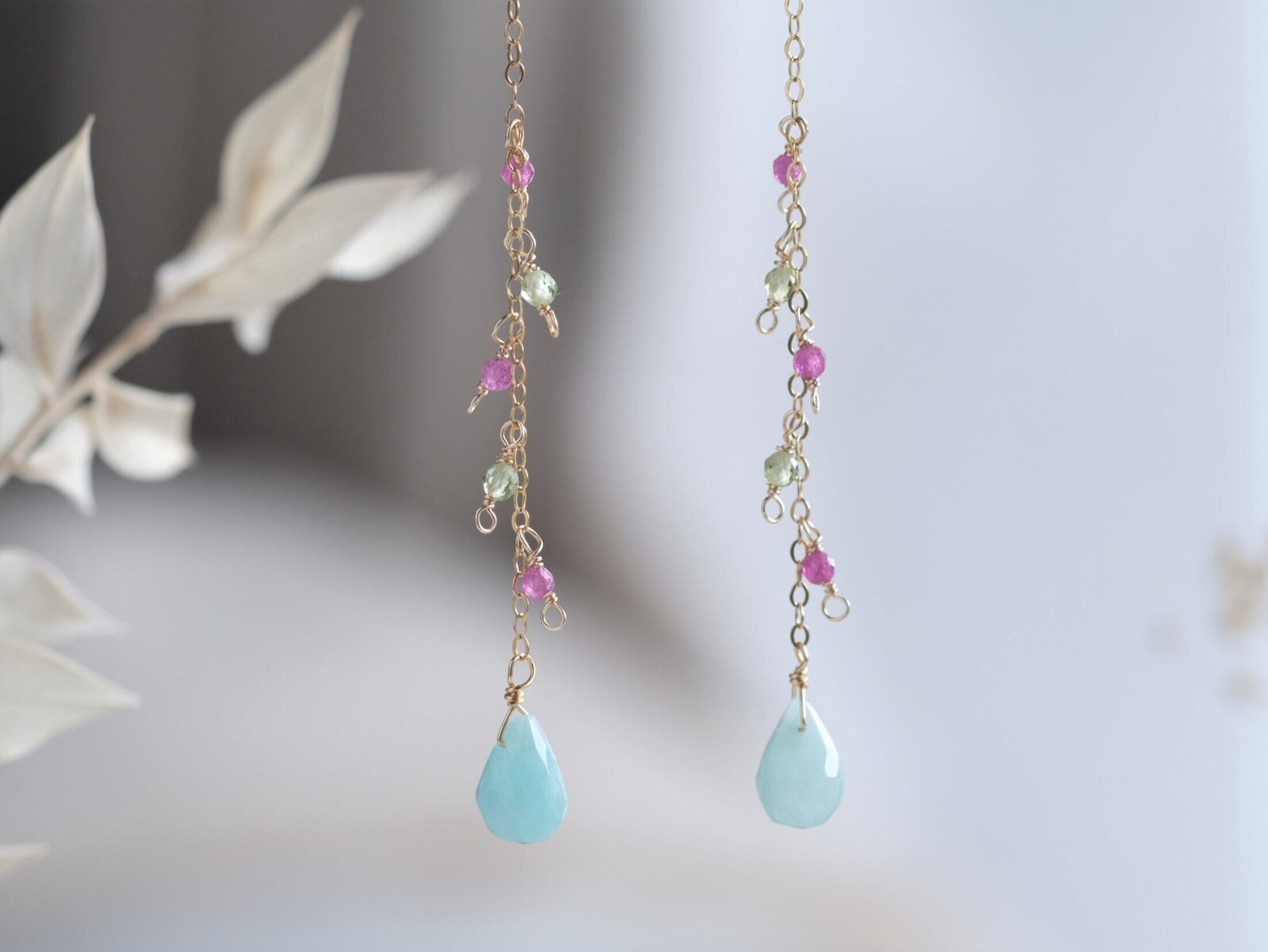 Vatnsblóm earring：アマゾナイト×ペリドット×ルビー ロング天然石 