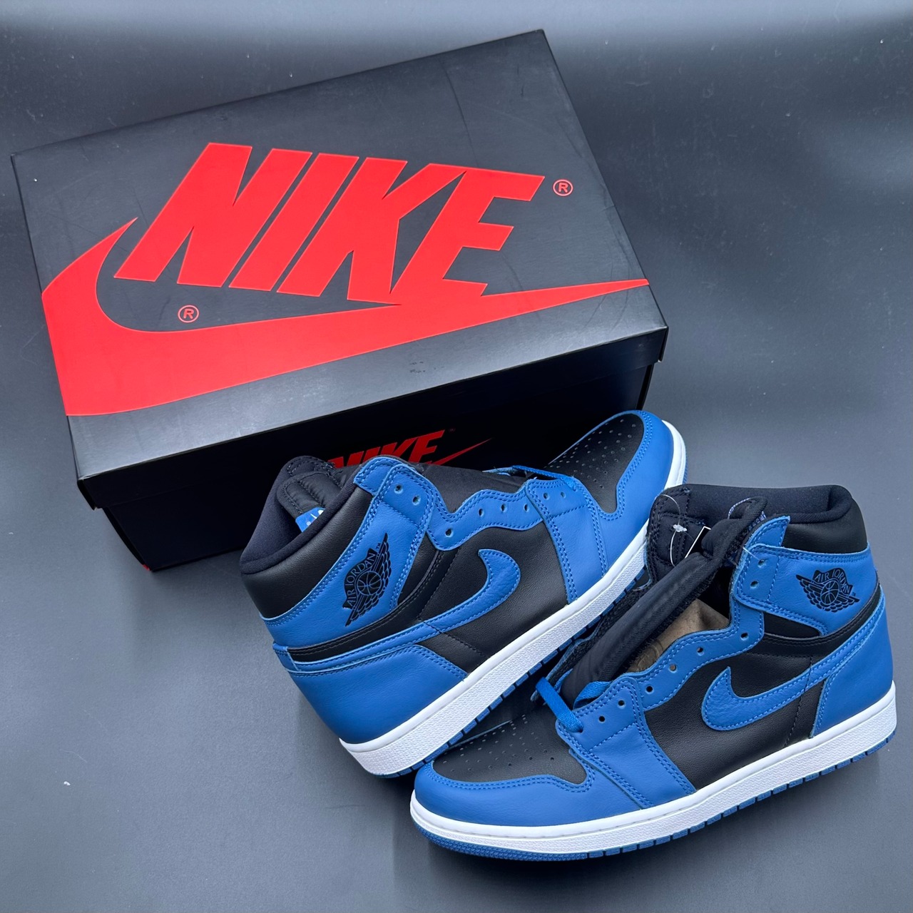 AIR JORDAN 1 RETRO HIGH OG DARK MARINA BLUE 555088-404
