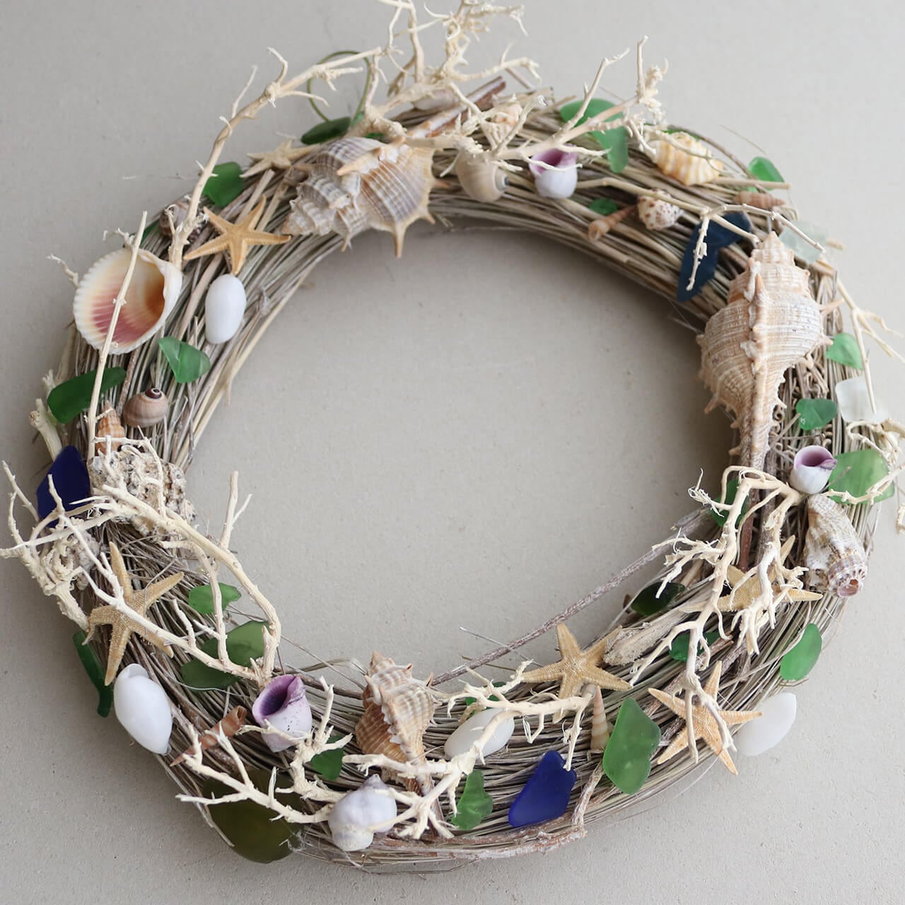 1点もの ・ 玄関ドアOK♪】貝殻とシーグラスの夏色リース H / 夏 玄関