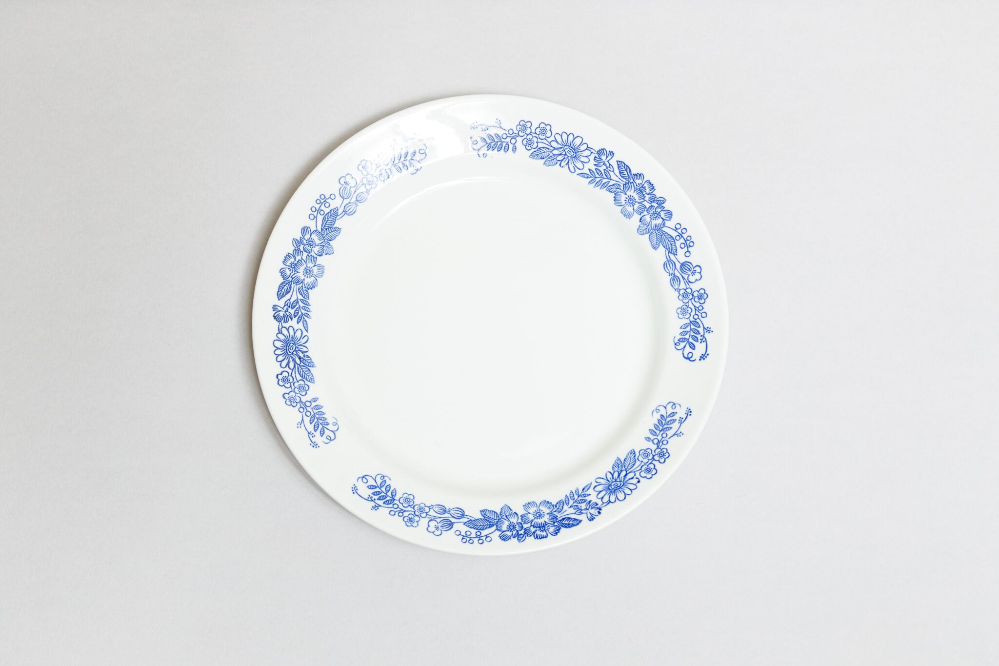 ヴィンテージ皿 コナコヴォ陶器工場 旧ソ連 0349