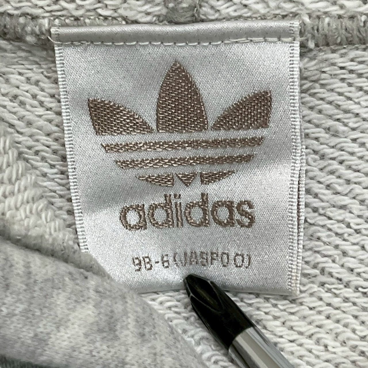 adidas アディダス パーカー フーディ XL センターロゴ 刺繍ロゴ