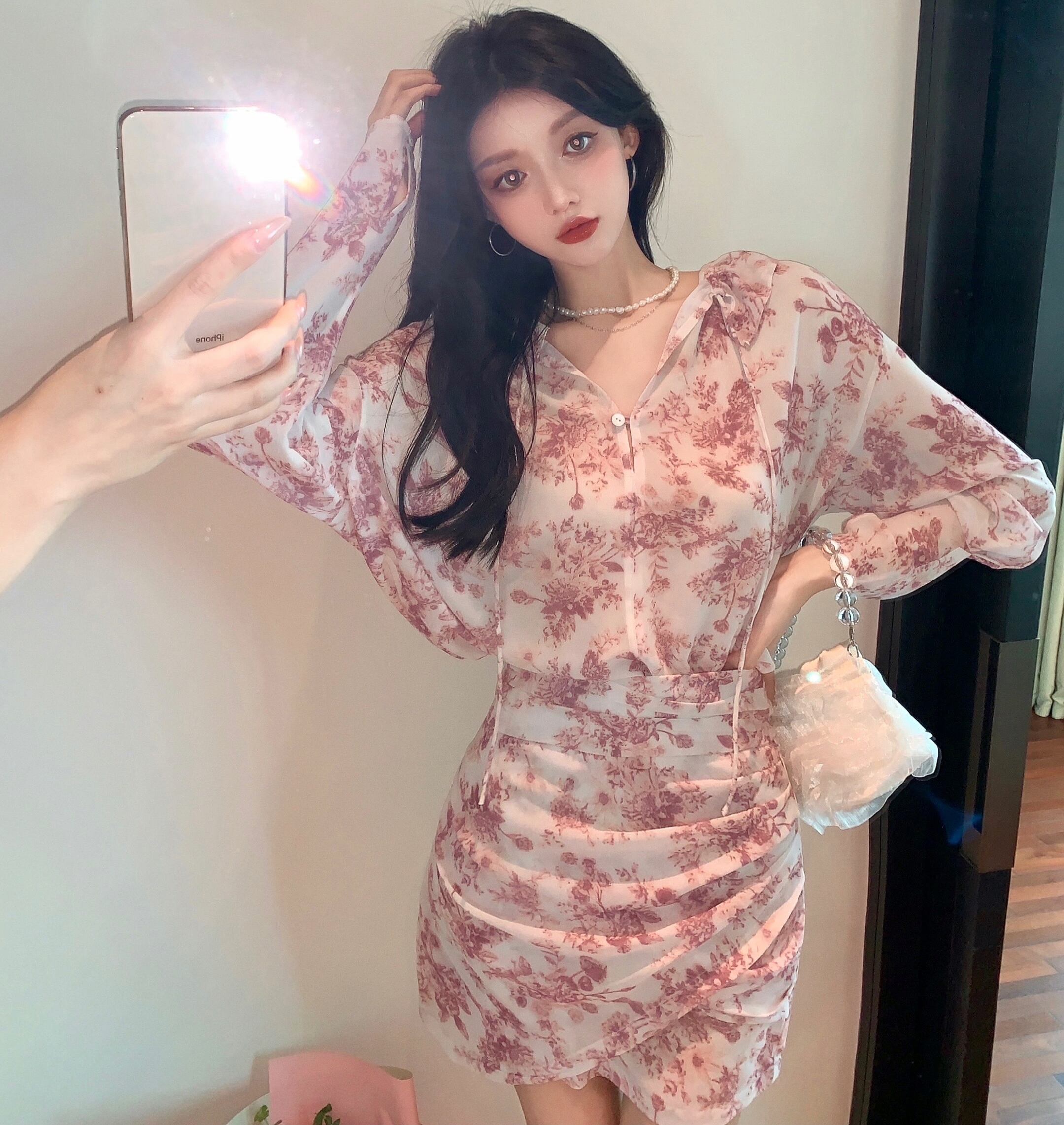 スタンダードVネックフローラルシフォンシャツ レディースサマー薄手 ロング レトロ 夏物 花柄 ブラックストロベリース8254846223