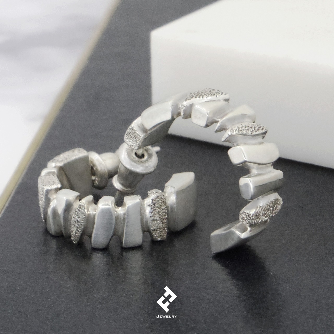 +piedras・イヤリング (silver)