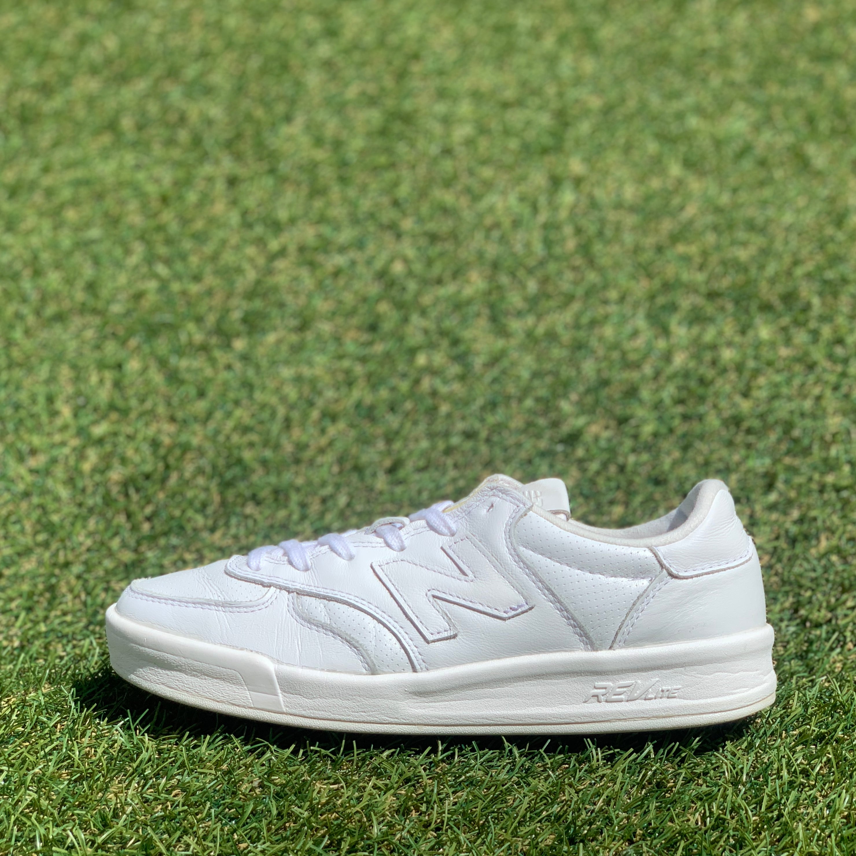 newbalance WRT300SB ニューバランスD747