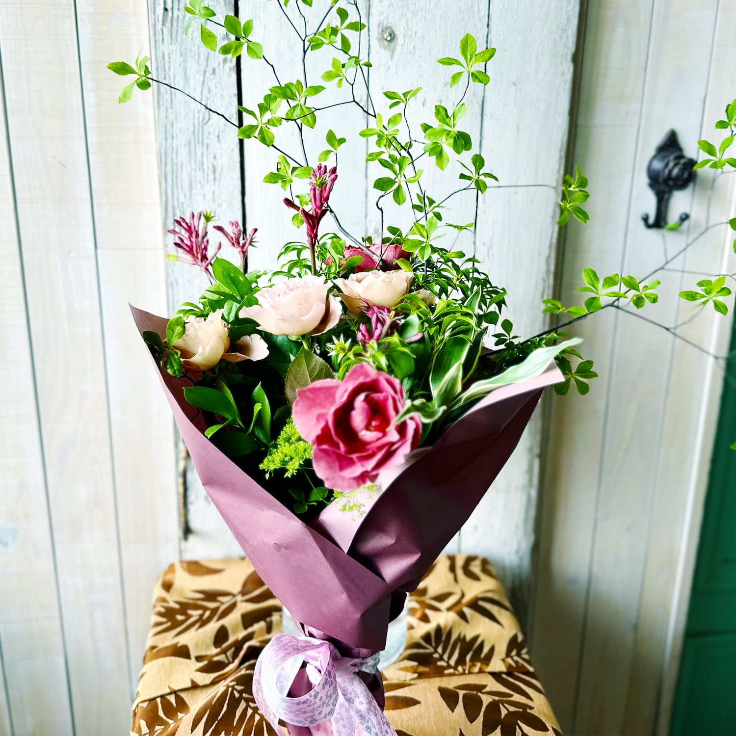 Living with Flowers 花と共に Living with Flowers 花と共に Living with Flowers 花と共に