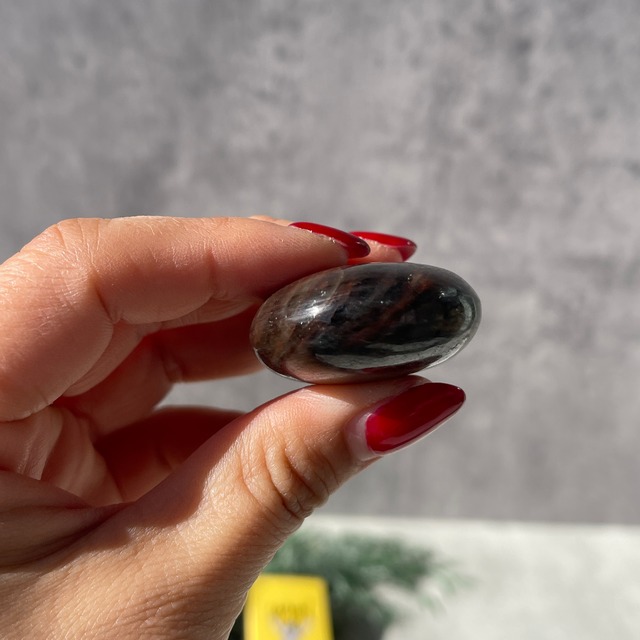 ケニア産 ゴールデンシーン・ブルーサファイア ― シーン入りコランダム パームストーン