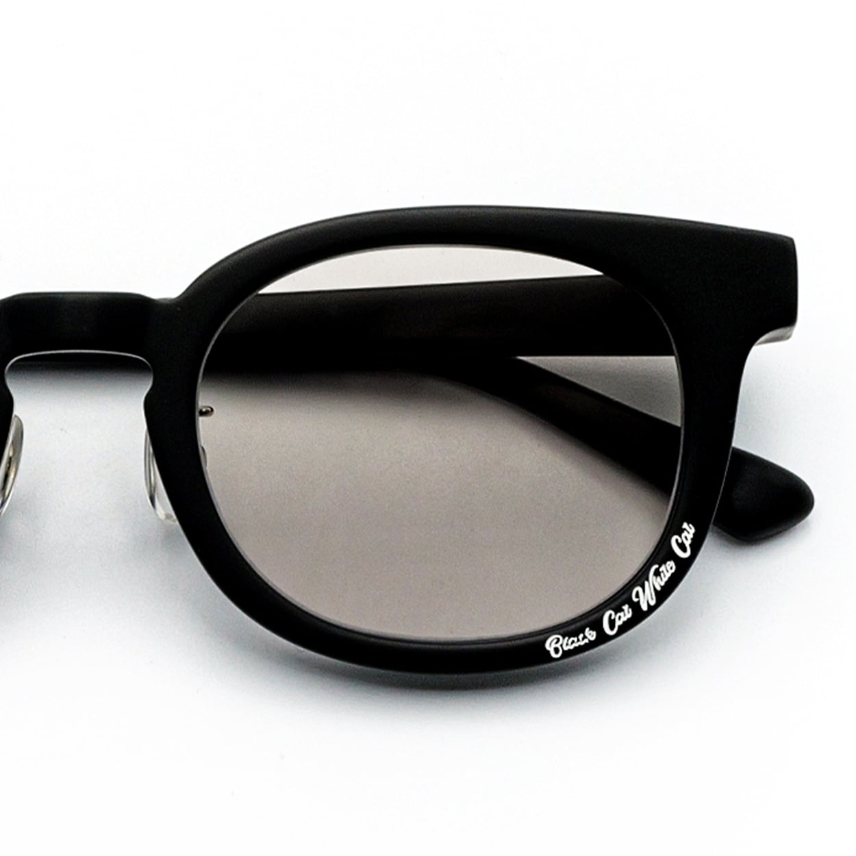Ash Grayレンズ ᐞ NSH × BWC ᐞ Matte Blackフレーム | ☆NSH☆