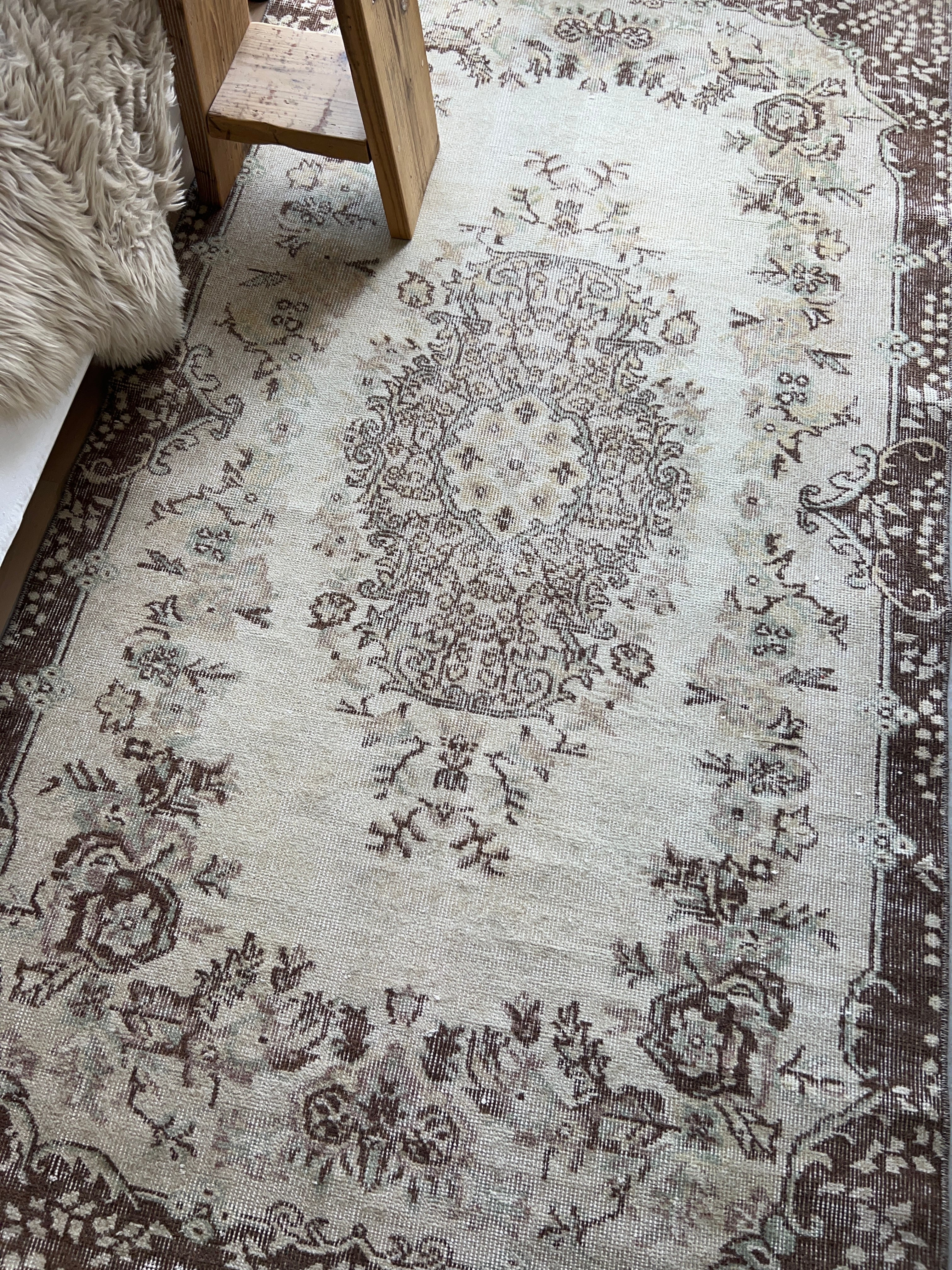 Vintage rug〈Brown Medalion〉203×112/ヴィンテージラグ トルコラグ