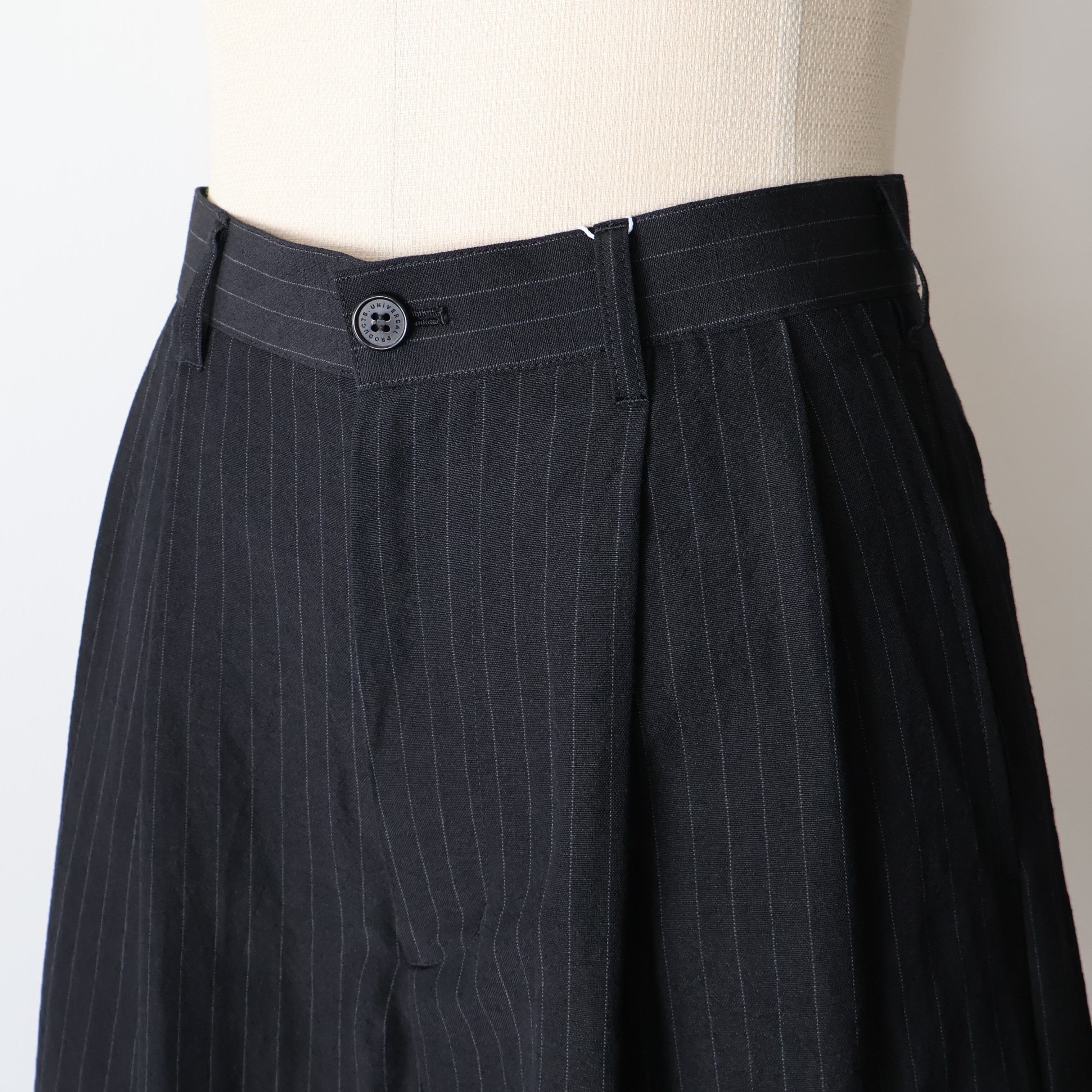 universal products. “ WOOL LINEN 2 TUCK TROUSERS ( Stripe )” | H.inch