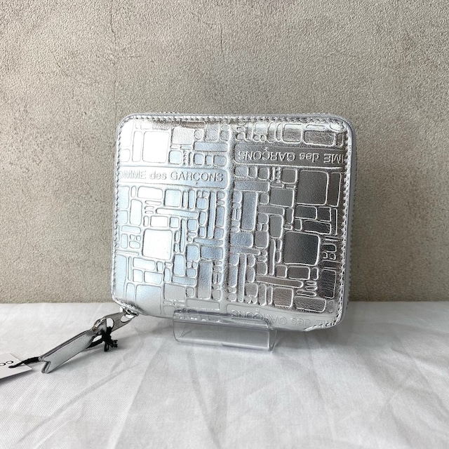 EMBOSSED MINIMAL WALLET / Silver【COMME des GARCONS】