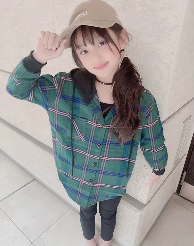 チェックシャツ