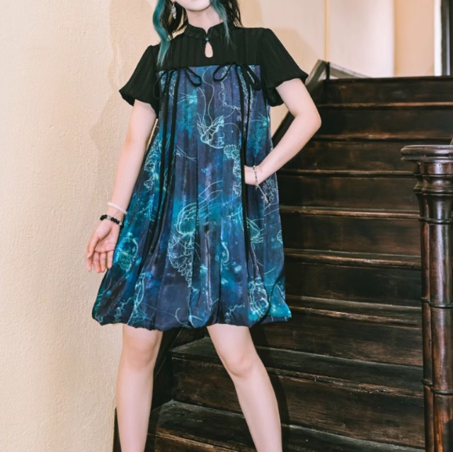 バルーンワンピース レディース ワンピース バルーンスカート ミニ 半袖 パフスリーブ リボン かわいい 上品 おしゃれ ガーリー 個性的 クール エレガント 存在感 抜け感 ラブリー キュート 都会的 ロマンティック 春 夏 秋 ロングシーズン デート お出かけ パーティー イベント レストラン 女子会 休日 ショッピング コンサート ライブ お花見 カフェ 韓国 オルチャン 楽ちん プレゼント 美脚 プチプラ 普段使い 着回し モテ インスタ映え S M L 小さいサイズ 大きいサイズ ブルー