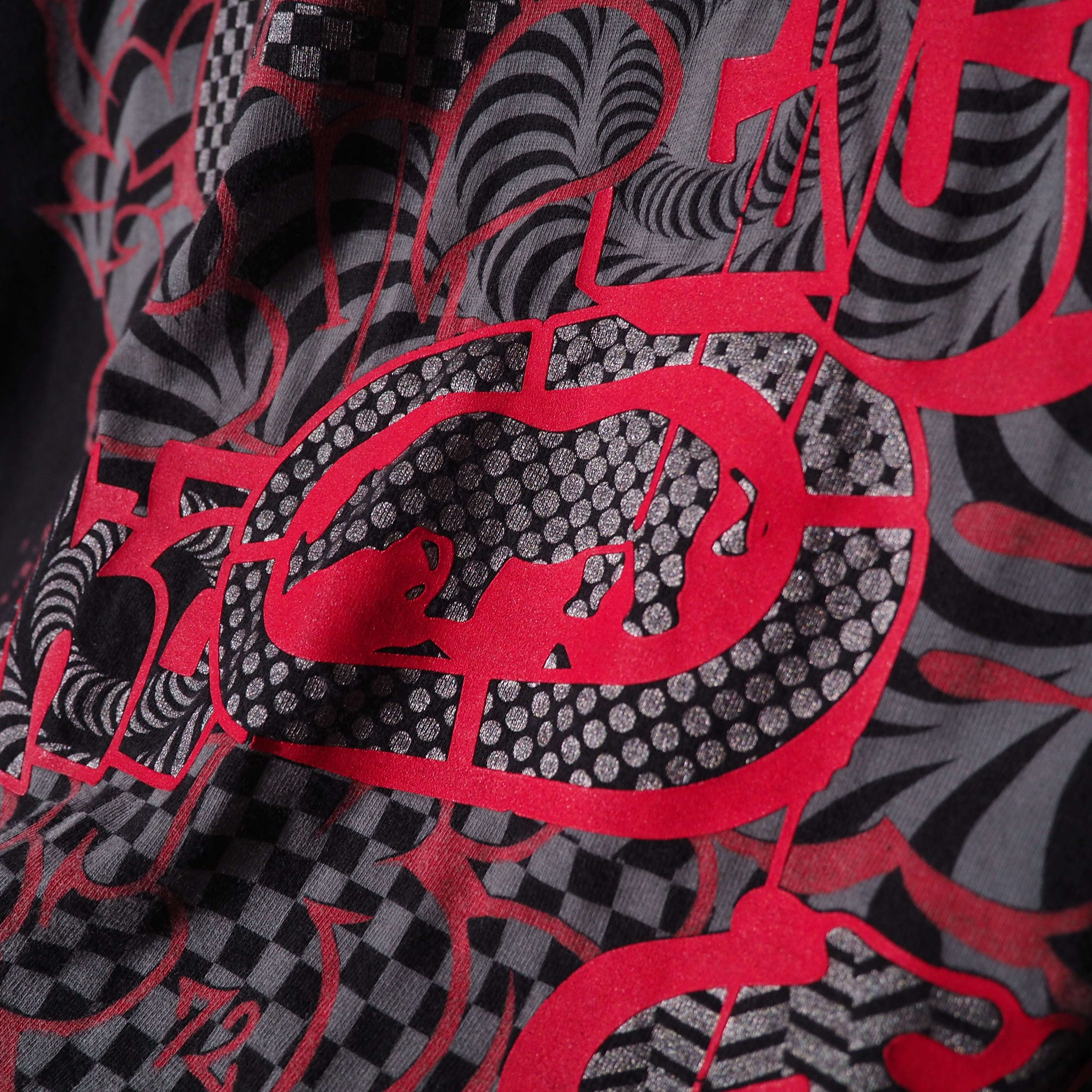 " ECKO UNLTD " Street graphic Art printed Over silhouette Tee