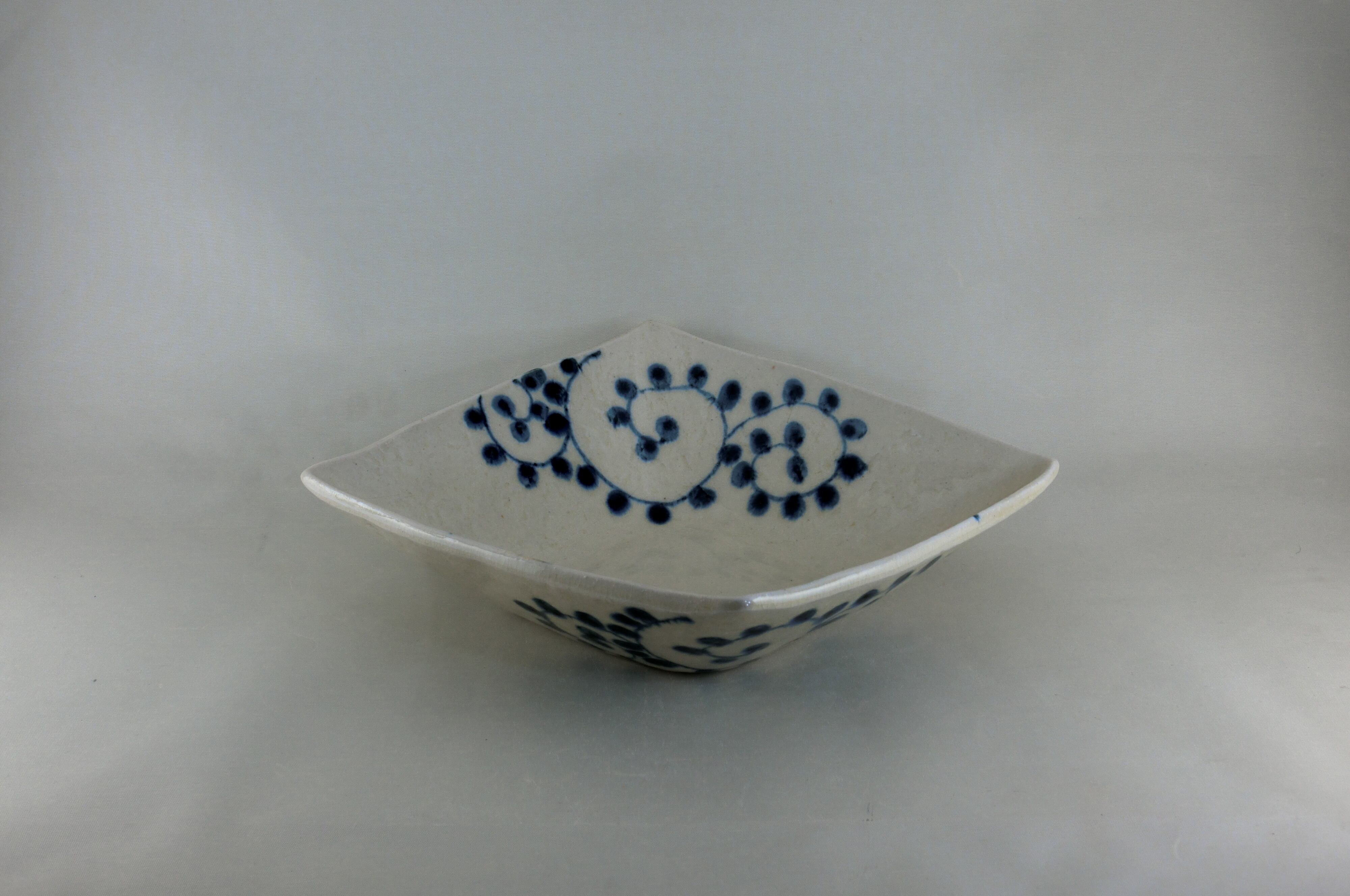 アラベスク菱鉢（宗山窯）