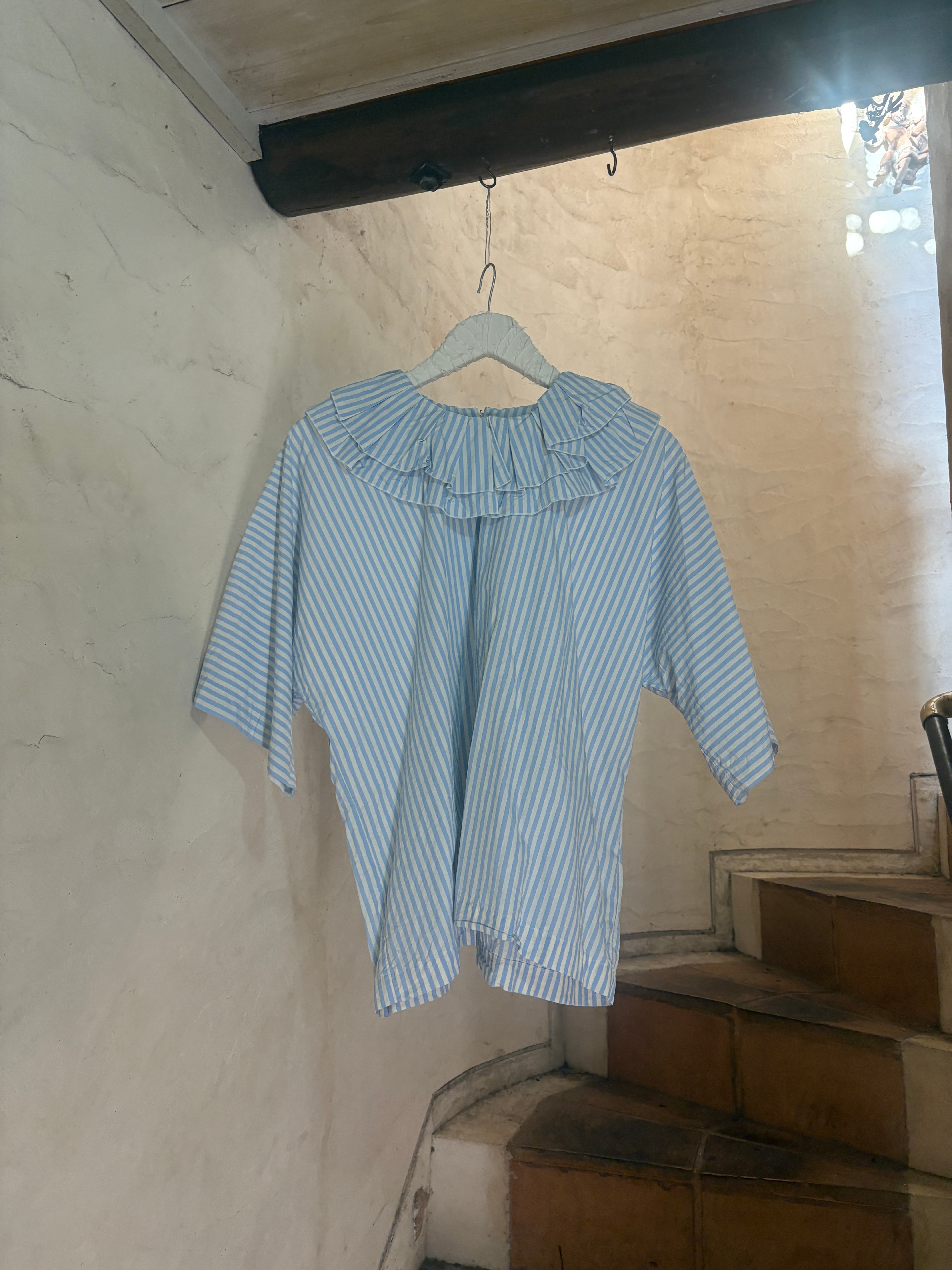 VERITECOEUR | TUCK FRILL PULLOVER-sax×ecru stripe