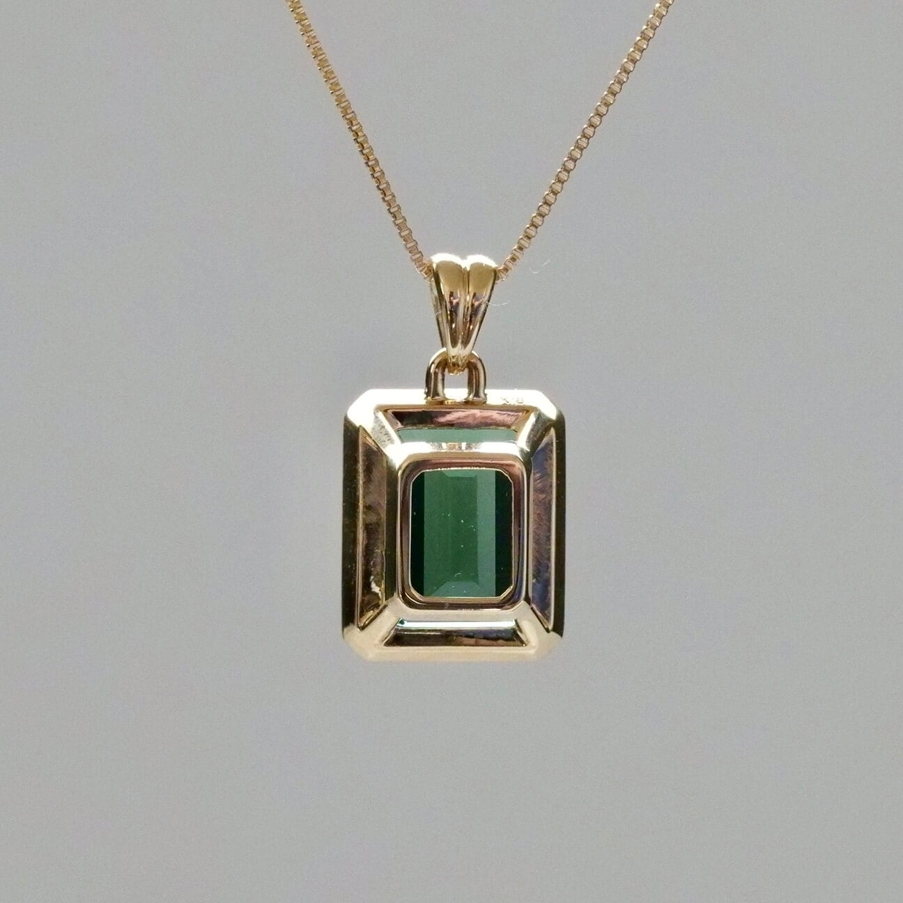 Green Tourmaline necklace / K18YG | CURA JEWELRY Green Tourmaline necklace / K18YG | CURA JEWELRY