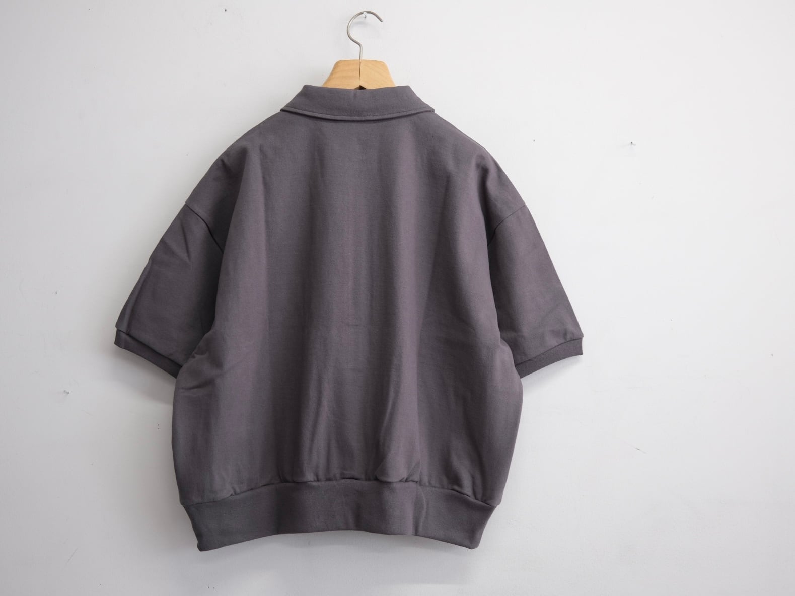 REVERBERATE” HALF ZIP JERSEY SHORT SLEEVE” | Lapel online store