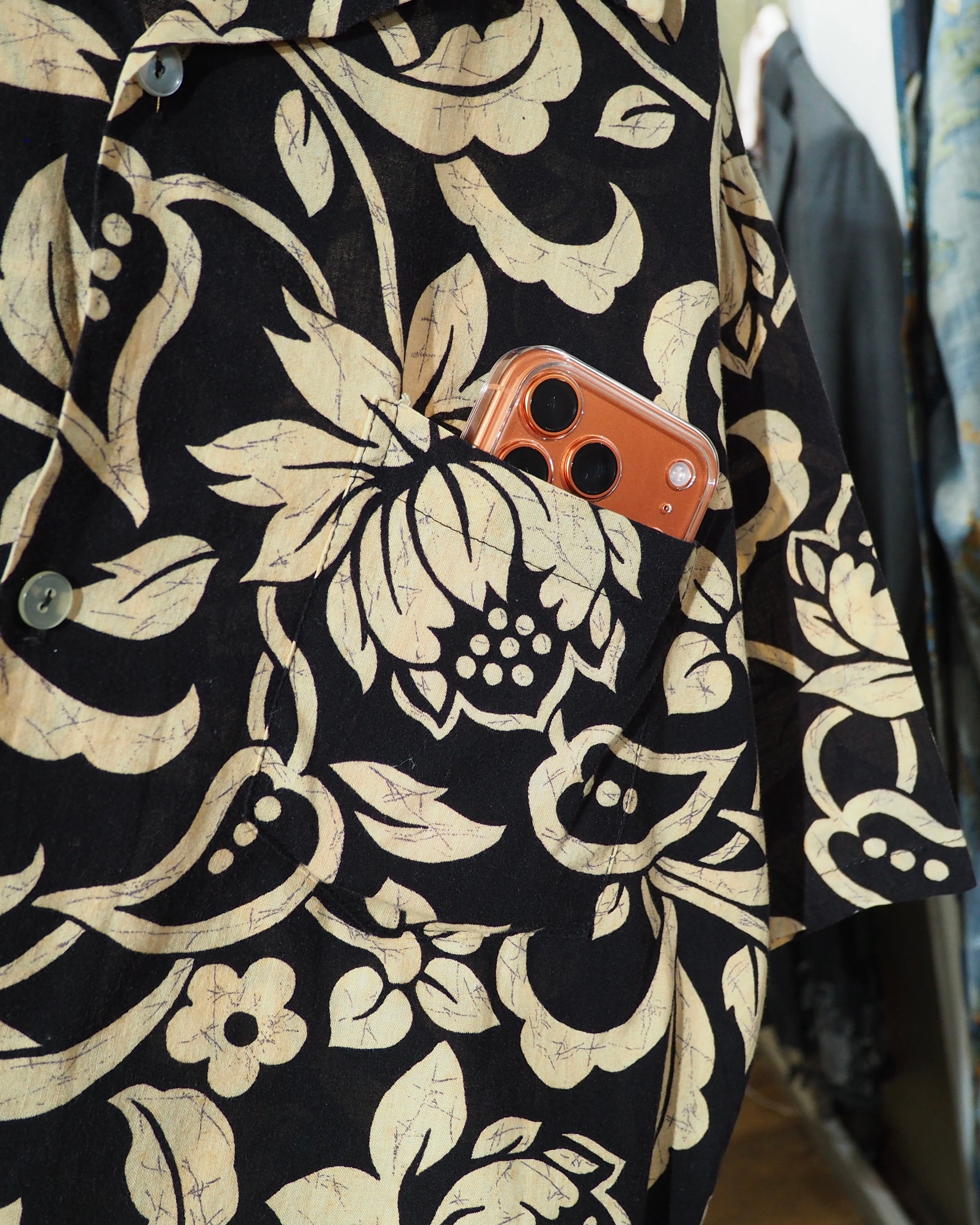1980 - 90s Beautiful Botanical Flower All Over Pattern Vintage Open Collar SS Shirt