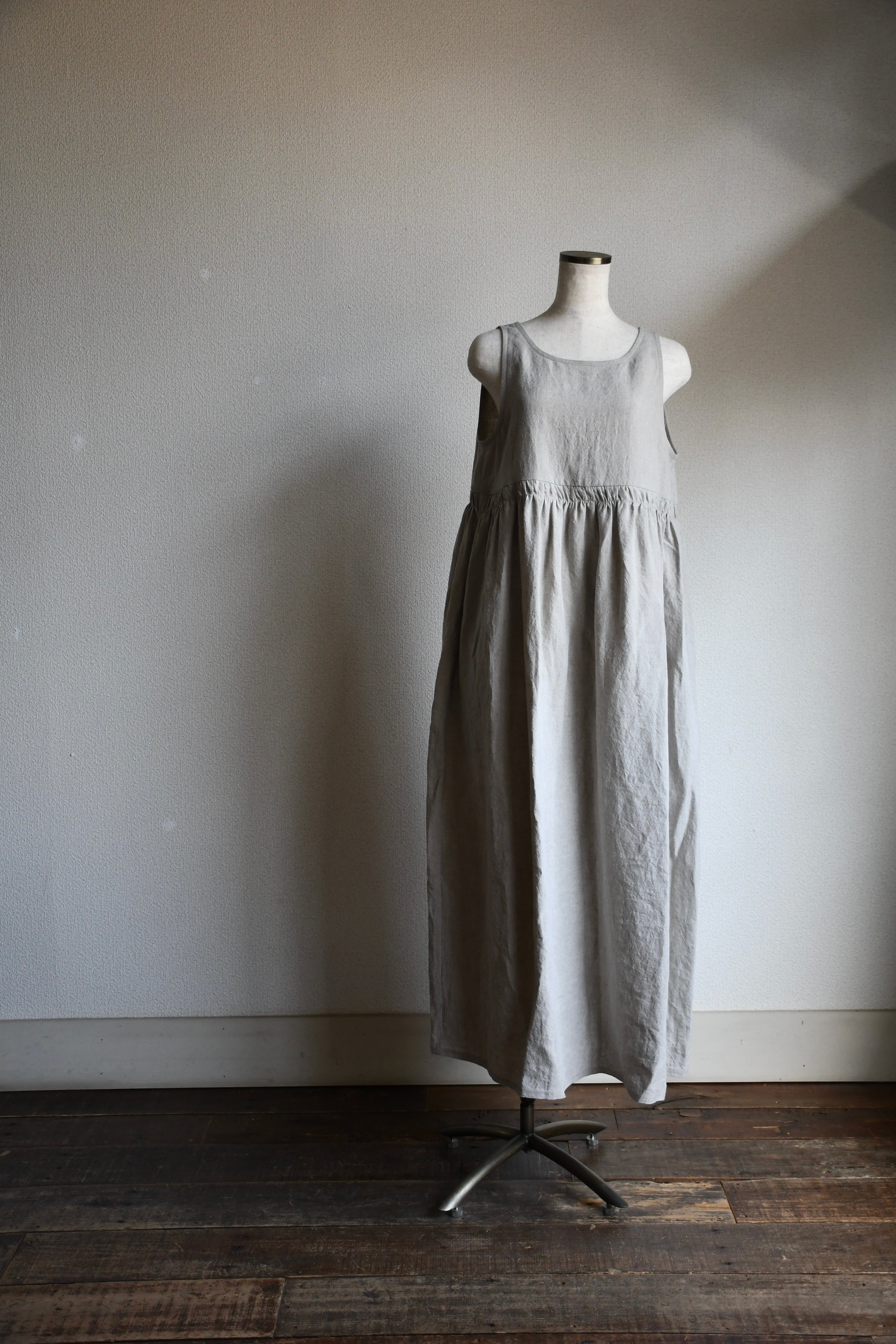 New sleeveless long op col:生成り