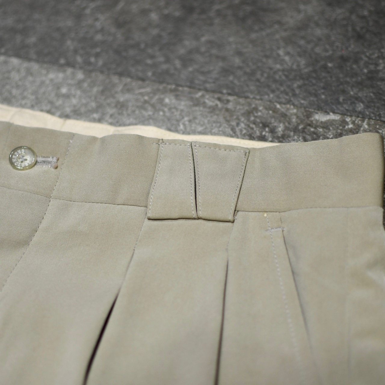 drape silhouette golf embroidery 2tuck slacks