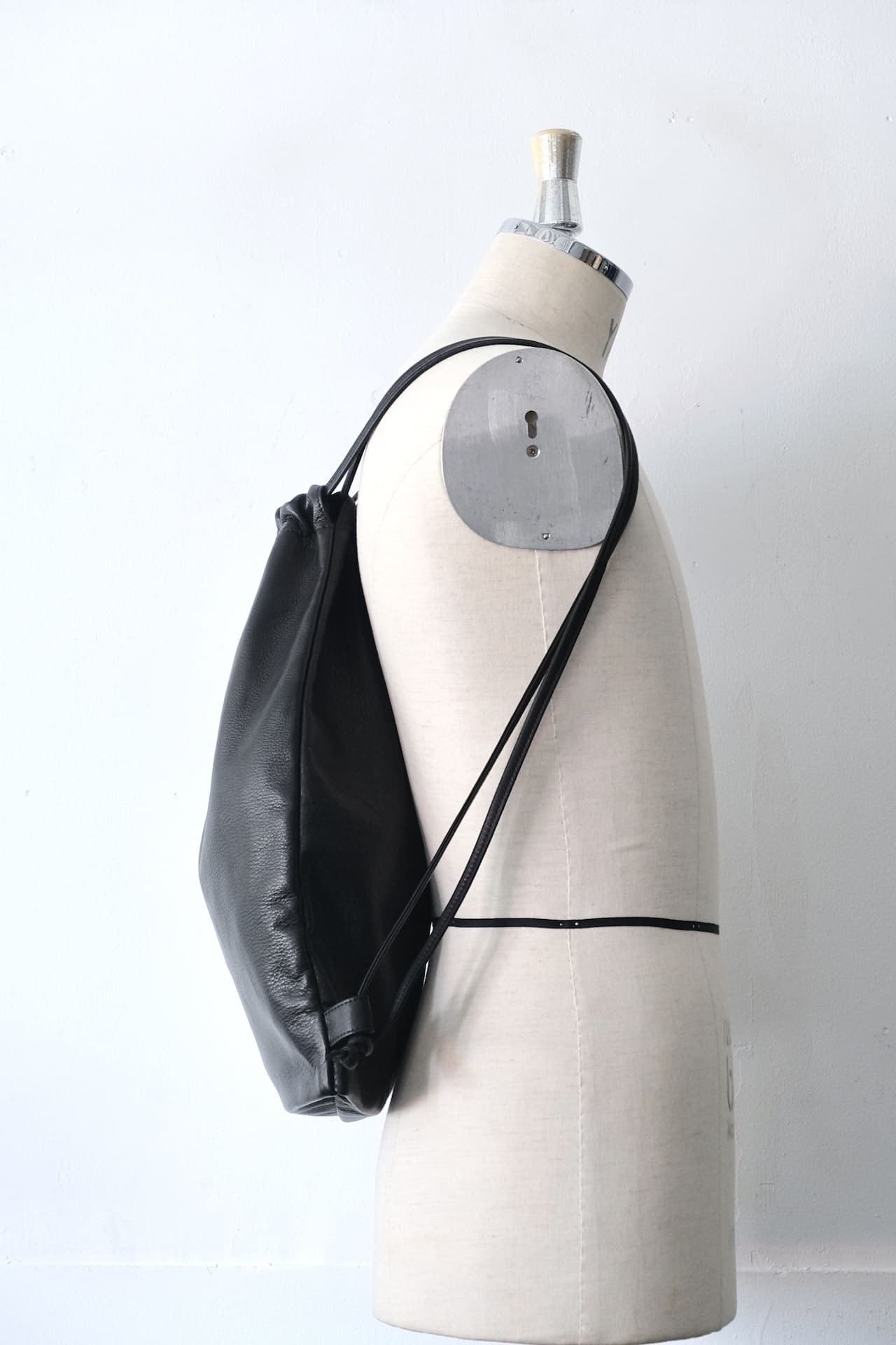 FUJITO Leather Knapsack Black | Directors Web Shop