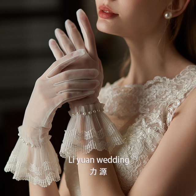 【ウェディンググローブ】ウェディンググローブ ショート ホワイト 白 ブラック 黒 シフォン 結婚式 小物 ウェディング 結婚式 挙式 フォトウェディング 20代 30代 40代 シンプル 前撮り 後撮り 少人数ウェディング ナチュラル ウェディング レストランウェディング ガーデンウェディング リゾートウェディング カジュアルウェディング  ソロウェディング