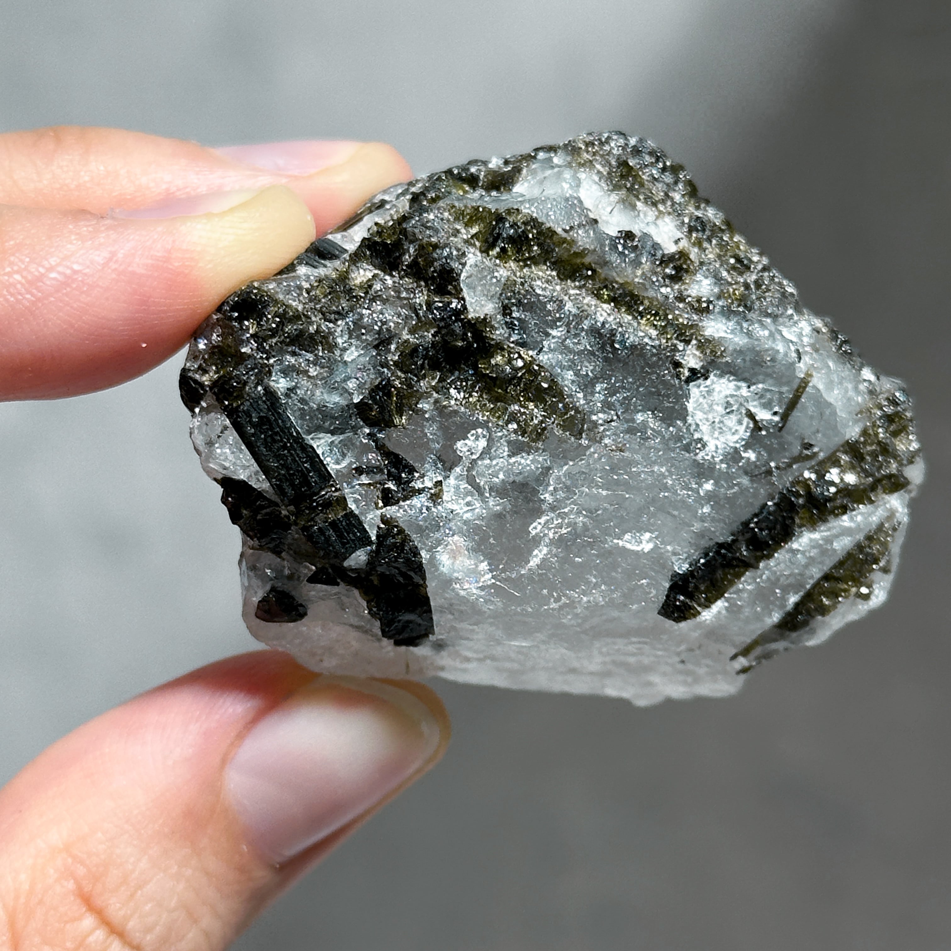 ミナスジェライス産グリーントルマリン 原石 24◇ Green Tourmaline