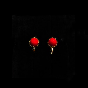Red stud glass earrings