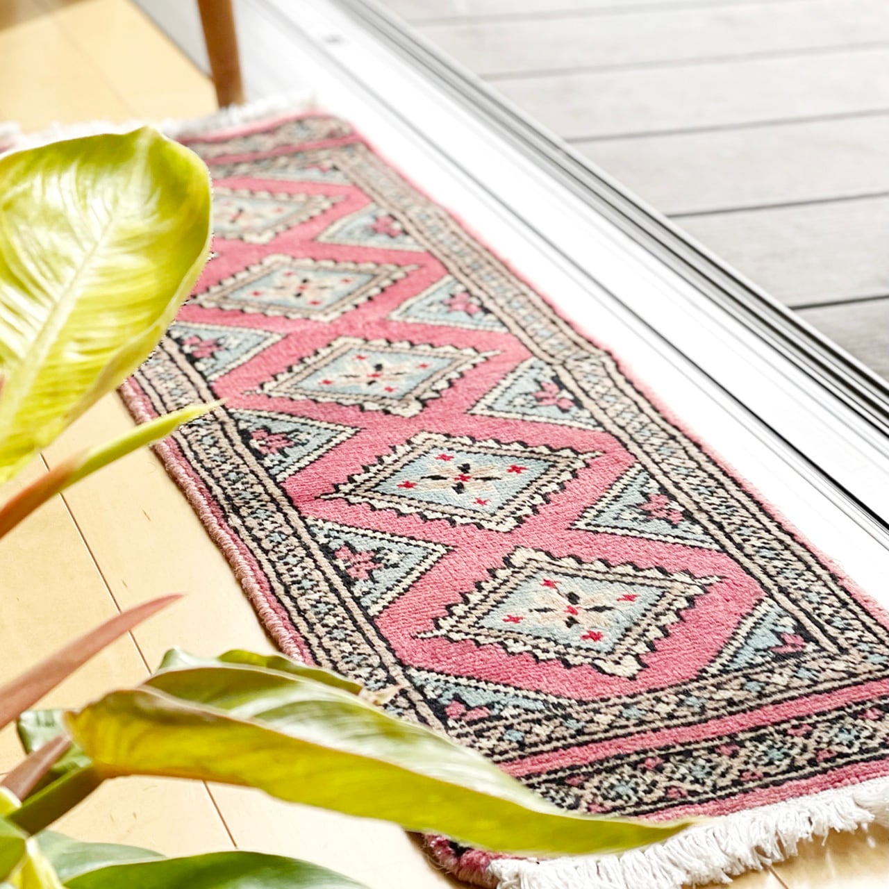 ヴィンテージラグ｜ランナー vintage rug runner * レトロピンク retro pink [rra002] ラグの間 ｜ ヴィンテージラグ・ヴィンテージミニラグ専門店